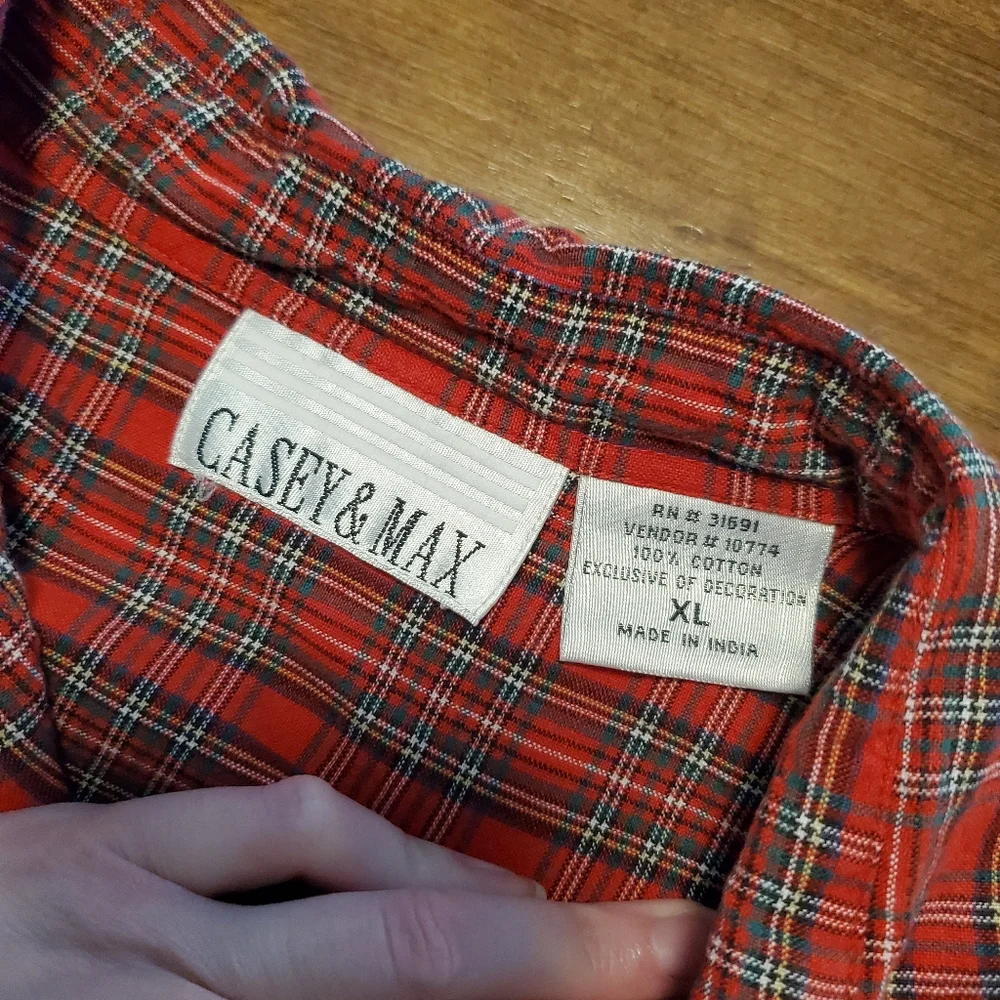 Vintage Christmas Plaid Casey & Max XL Holiday Red Festive Button Down Top - Picture 7 of 11